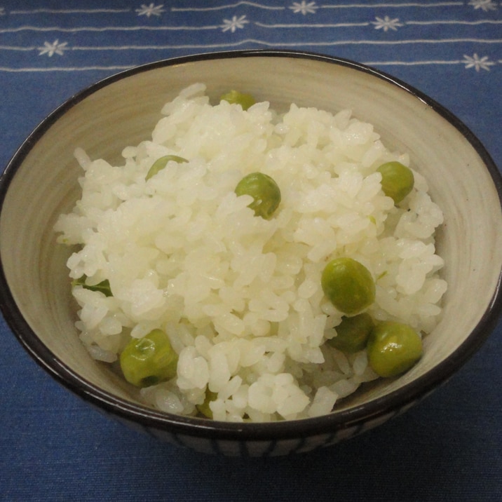 炊飯器で簡単！冷めてもおいしい♪グリンピースごはん